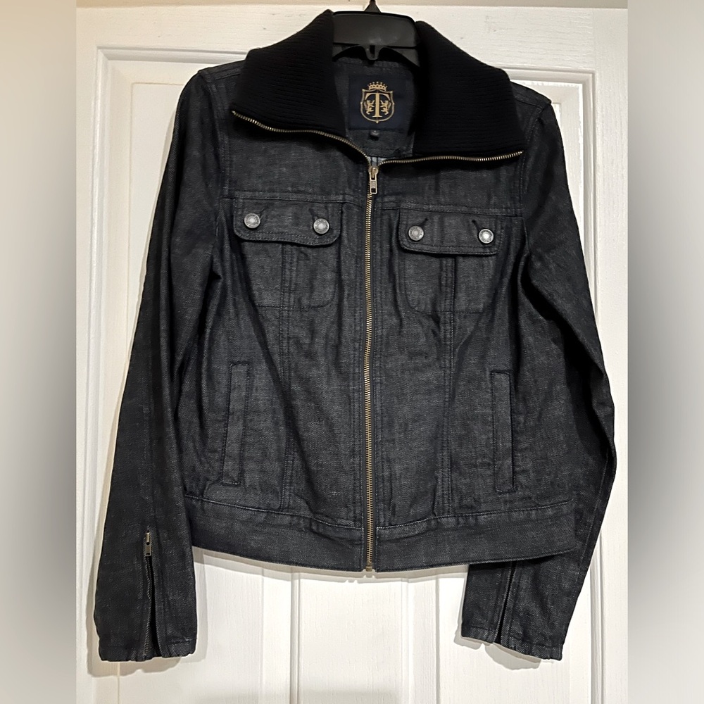 Talbots denim jacket. Knit collar, full zipper. Chest pockets. Zipper at sleeves